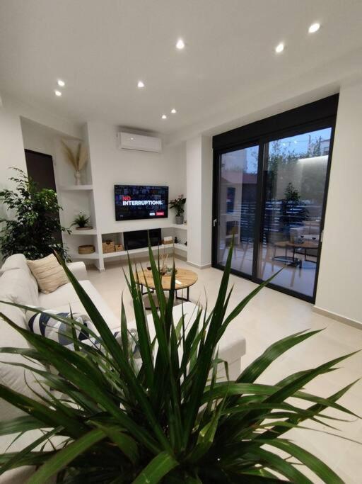 Floral Home 1 - Ground Floor Apt With Courtyard And Private Parking! Athen Eksteriør billede