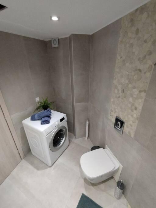 Floral Home 1 - Ground Floor Apt With Courtyard And Private Parking! Athen Eksteriør billede