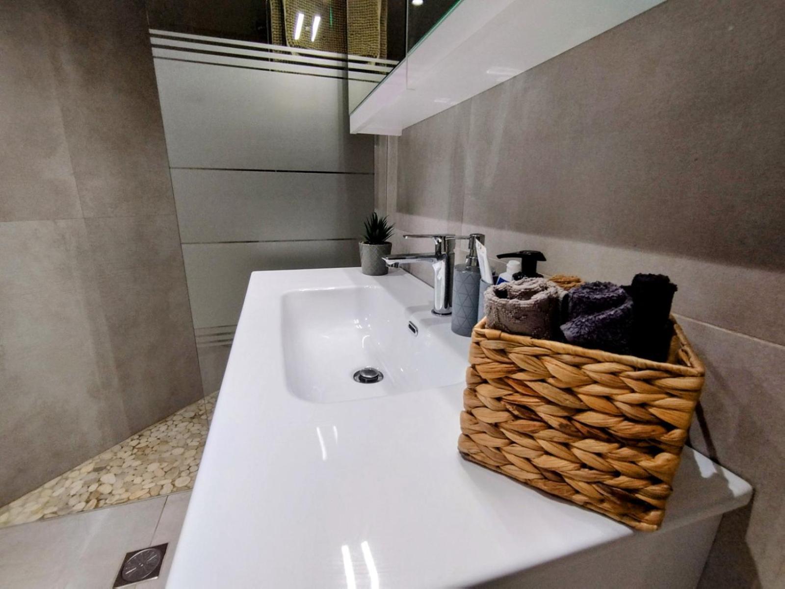 Floral Home 1 - Ground Floor Apt With Courtyard And Private Parking! Athen Eksteriør billede